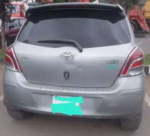Toyota Yaris 2010 Silver