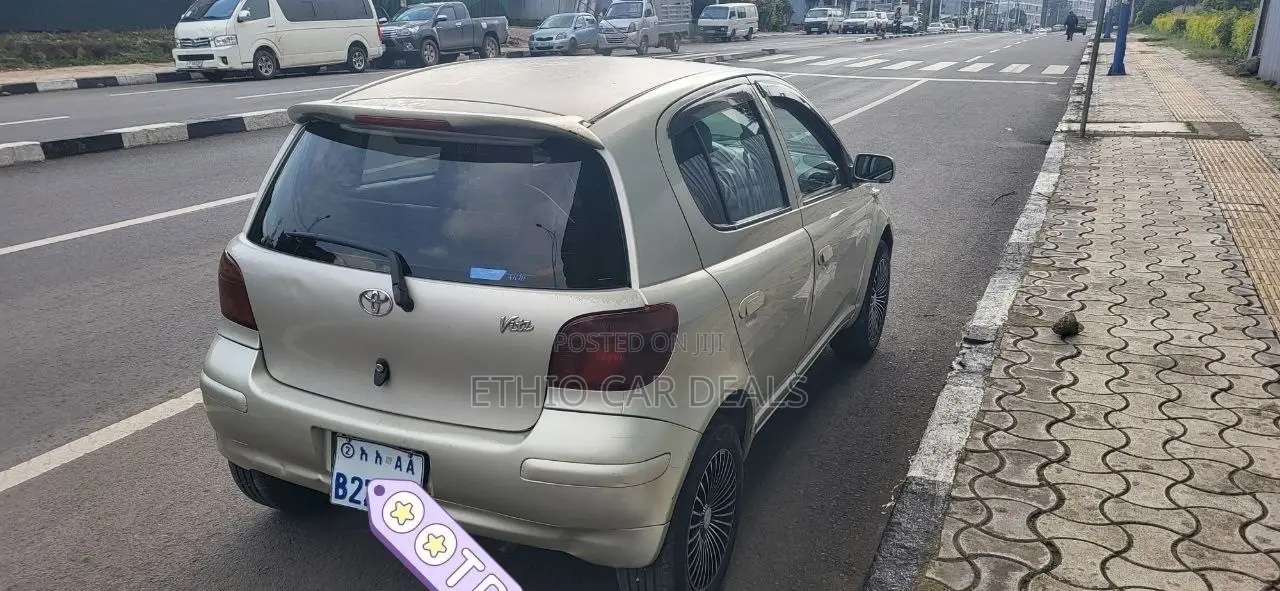Toyota Vitz 2007 Gold