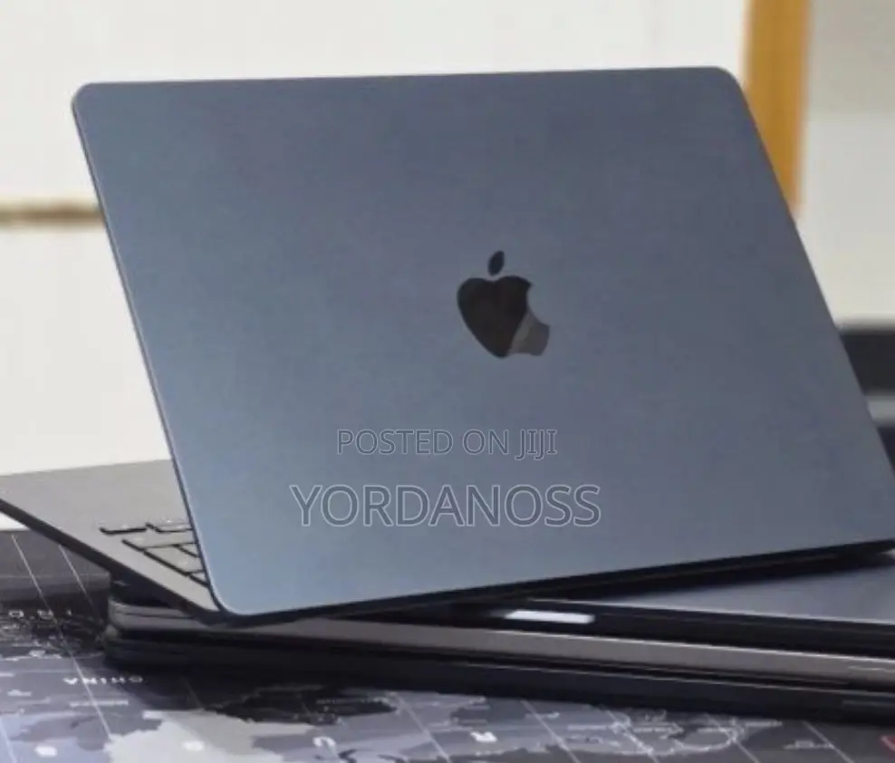 New Laptop Apple MacBook Air 2025 M4 16GB Apple M4 SSD 256GB