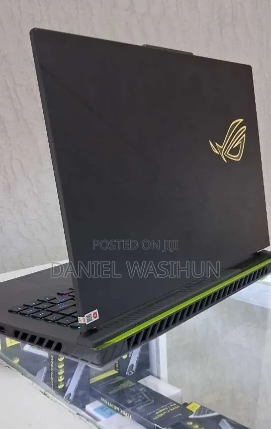 New Laptop Asus ROG Strix G15 16GB Intel Core i9 SSD 1T