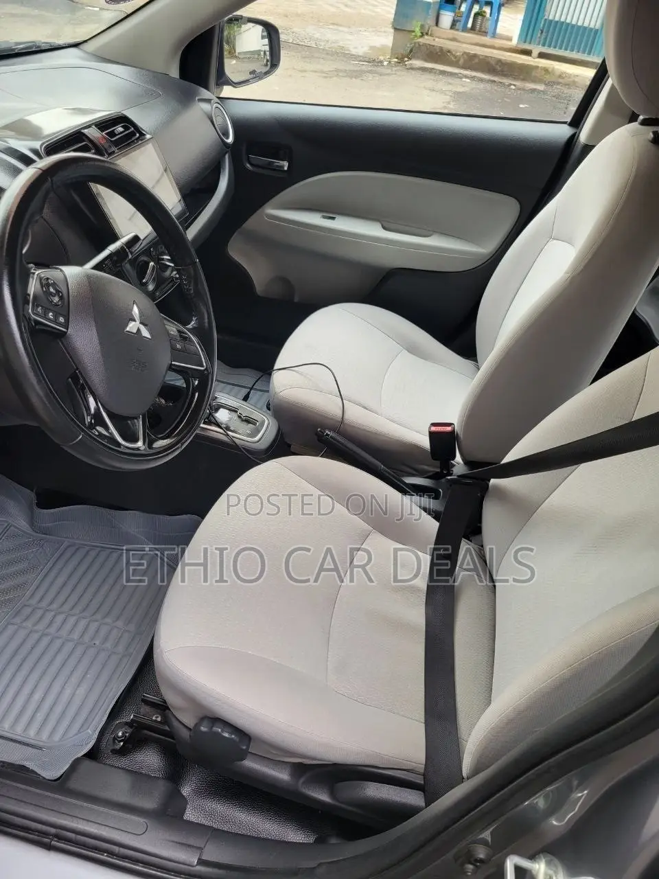 Mitsubishi Attrage 2021 Gray