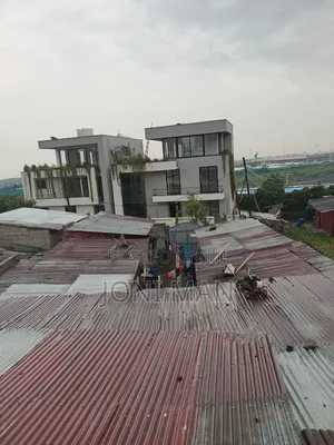 10bdrm House in Bole for sale