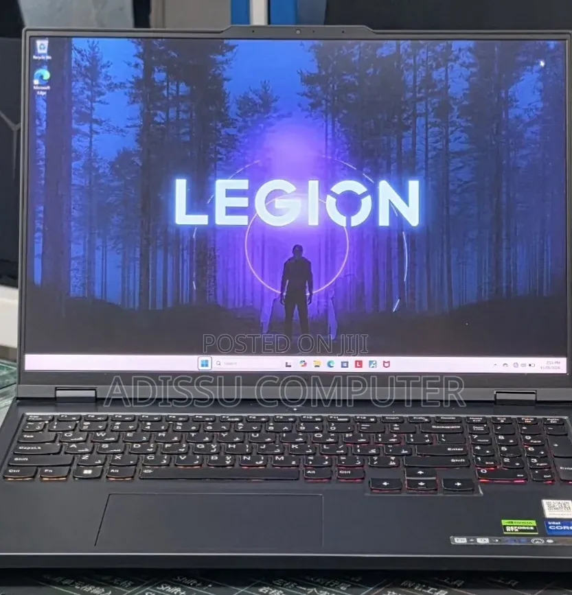 New Laptop Lenovo Legion Pro 7 16GB Intel Core i7 SSD 1T
