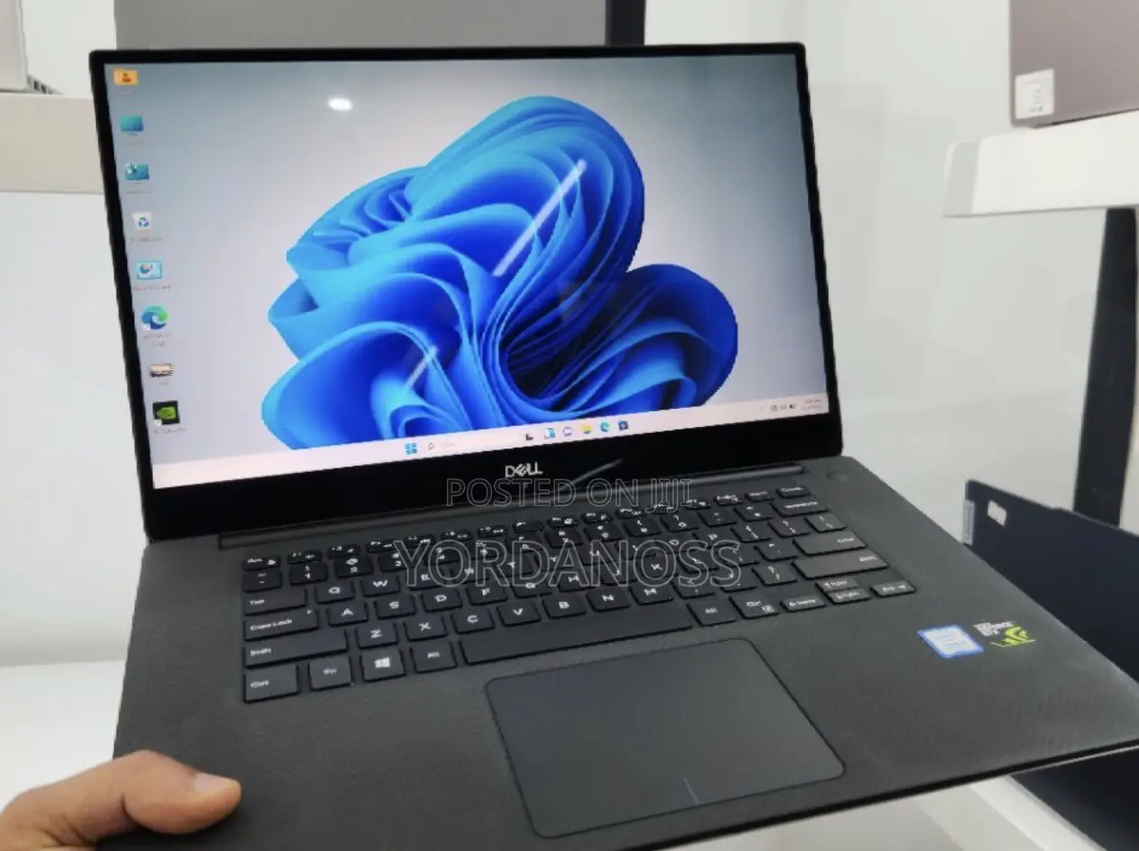 New Laptop Dell XPS 15 16GB Intel Core i7 SSD 512GB
