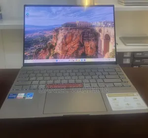 New Laptop Asus ZenBook Flip 14 UX461UA 16GB Intel Core i7 SSD 512GB