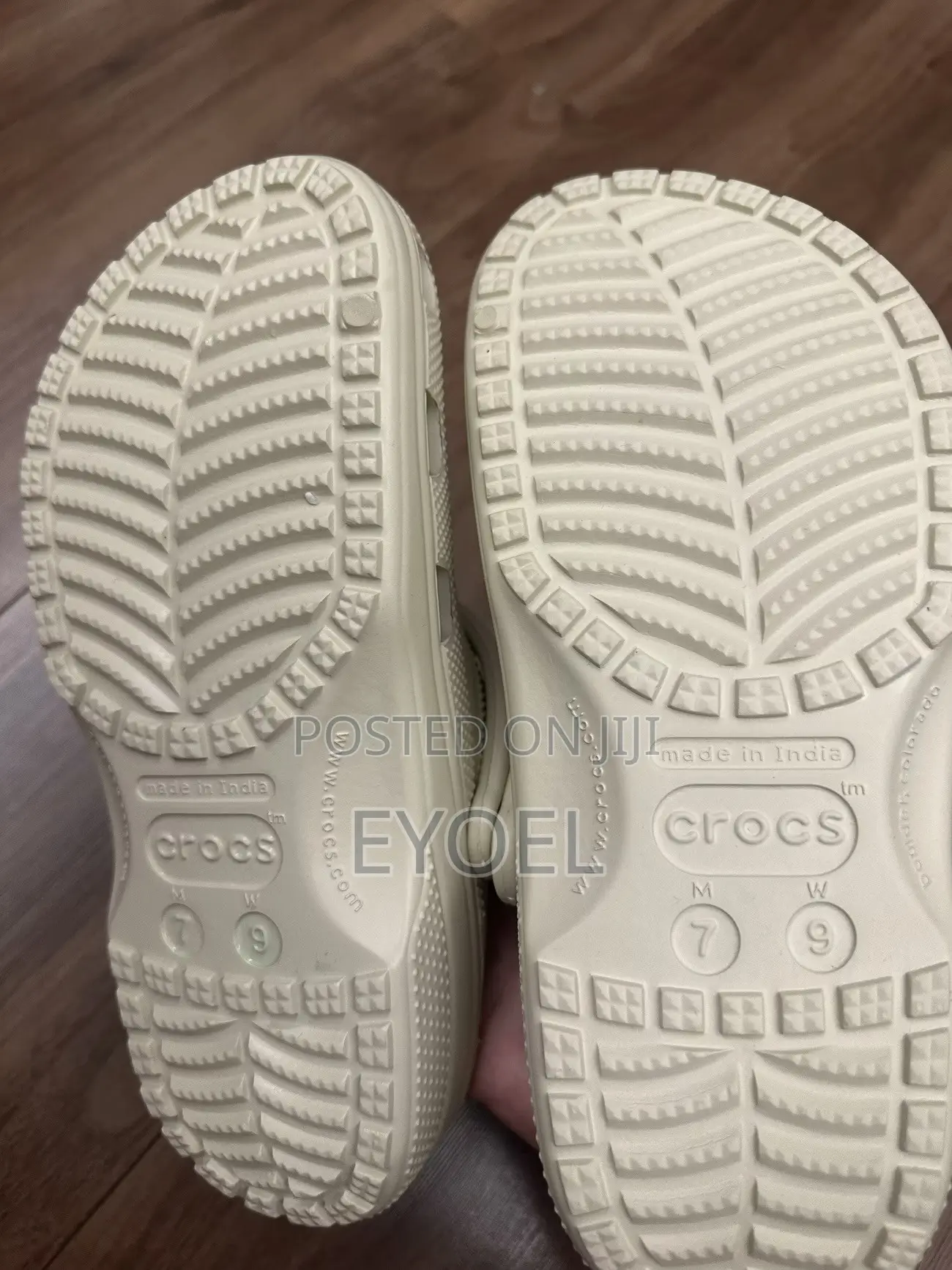 Crocs Cream