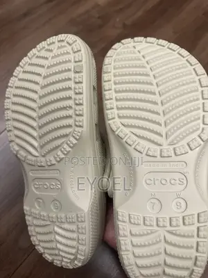 Crocs Cream