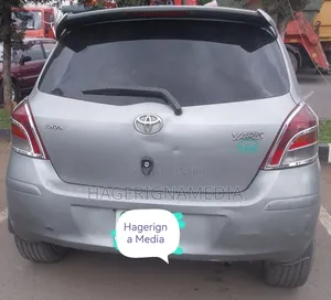 Toyota Yaris 2010 Silver