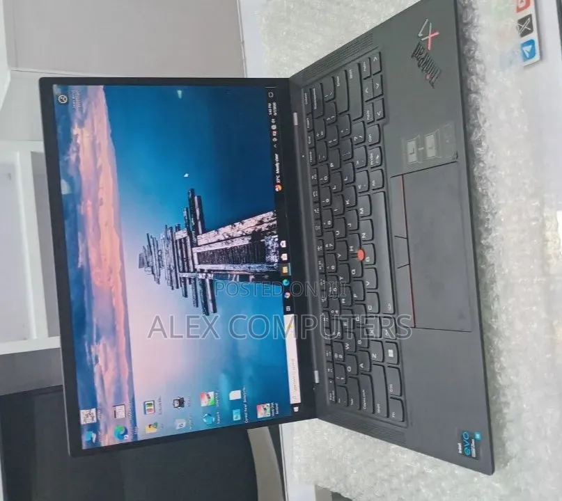 New Laptop Lenovo ThinkPad X1 Carbon 16GB Intel Core i7 SSD 512GB