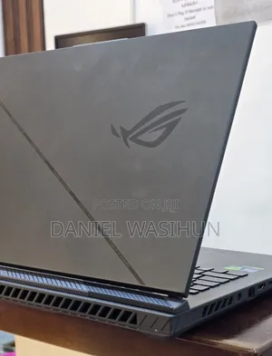 New Laptop Asus ROG Strix SCAR 18 40GB Intel Core i9 SSD 1T