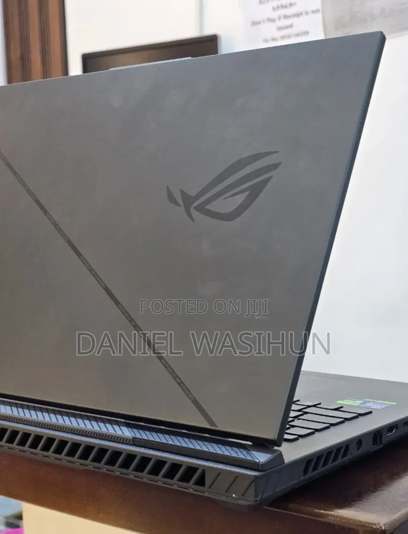 New Laptop Asus ROG Strix SCAR 18 40GB Intel Core i9 SSD 1T