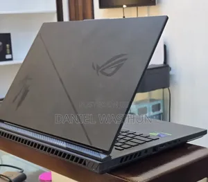 New Laptop Asus ROG Strix SCAR 18 40GB Intel Core i9 SSD 1T