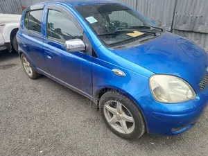 Toyota Vitz 2002 Blue