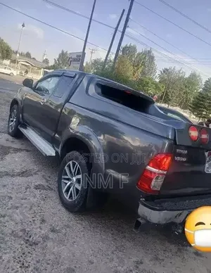 Toyota Hilux 2.5 D-4D SRX 2010 Gray