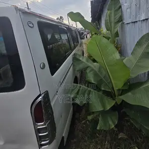 Toyota HiAce 2010 White