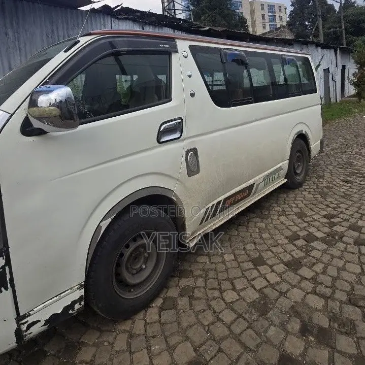 Toyota HiAce 2010 White