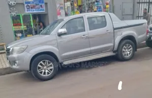 Toyota Hilux 2015 Silver