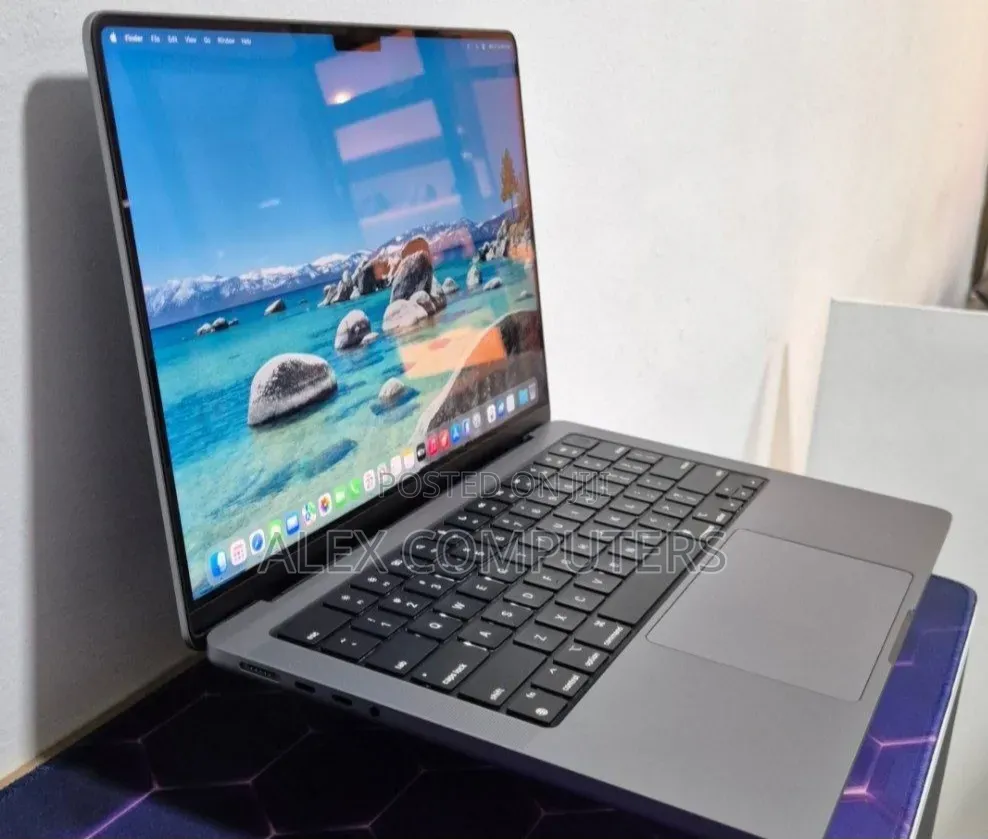 New Laptop Apple MacBook Pro 2021 M1 32GB Apple M1 Pro SSD 512GB