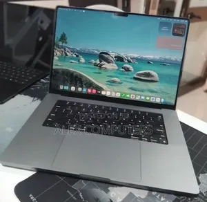 New Laptop Apple MacBook 64GB Apple M1 Max SSD 1T