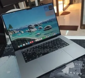 New Laptop Apple MacBook 64GB Apple M1 Max SSD 1T