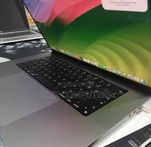 New Laptop Apple MacBook 32GB Apple M1 Max SSD 1T
