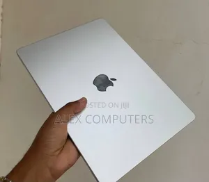 New Laptop Apple MacBook 16GB Apple M4 SSD 512GB