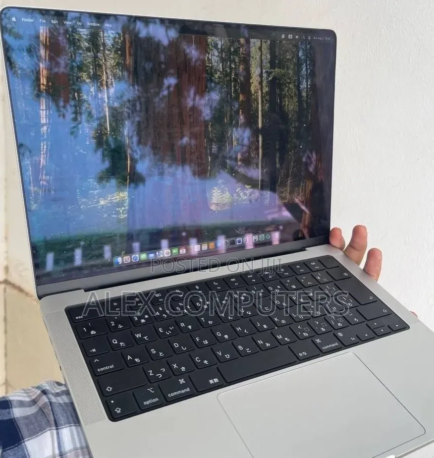 New Laptop Apple MacBook 16GB Apple M4 SSD 512GB