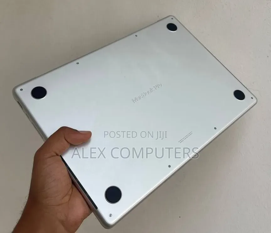 New Laptop Apple MacBook 16GB Apple M4 SSD 512GB