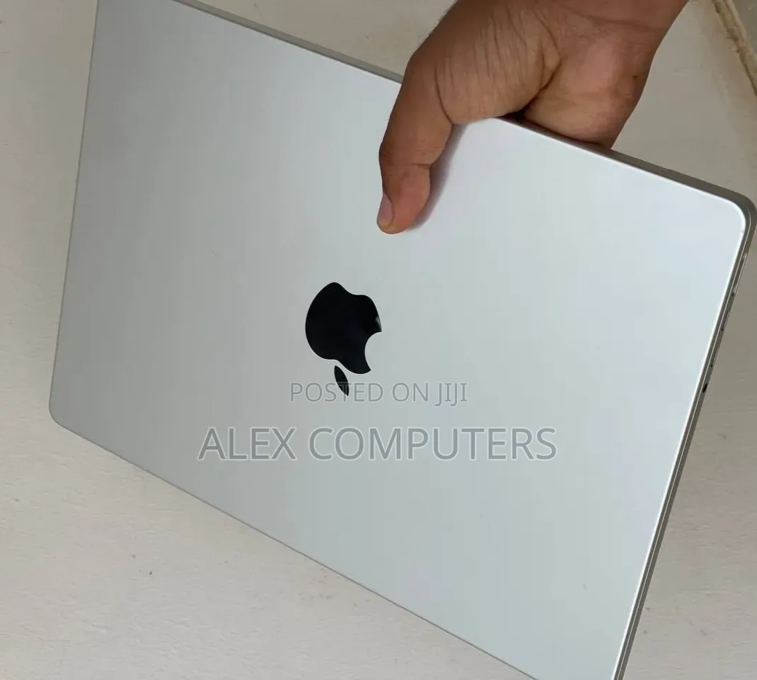 New Laptop Apple MacBook 16GB Apple M4 SSD 512GB