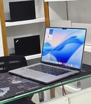 New Laptop Apple MacBook Pro 2021 M1 32GB Apple M1 SSD 512GB
