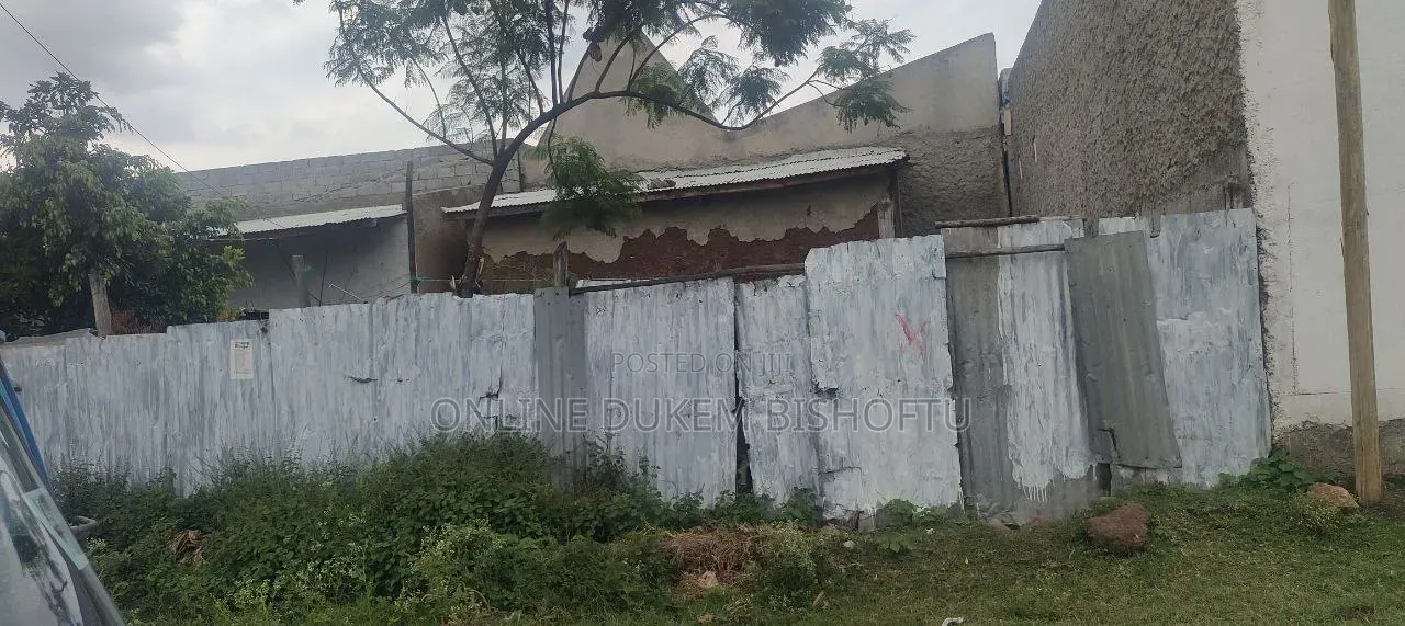 7bdrm House in Bishoftu Debrezeyet, Oromia-Finfinne for sale
