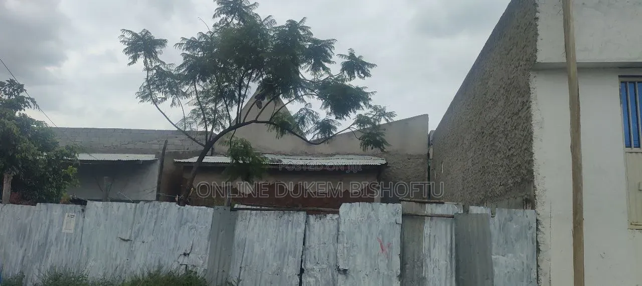 7bdrm House in Bishoftu Debrezeyet, Oromia-Finfinne for sale