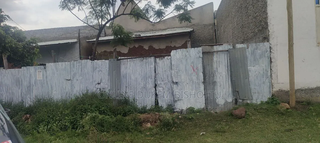 7bdrm House in Bishoftu Debrezeyet, Oromia-Finfinne for sale