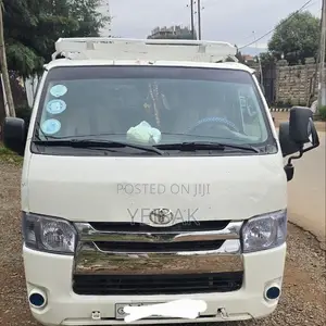 Toyota HiAce 2007 Silver