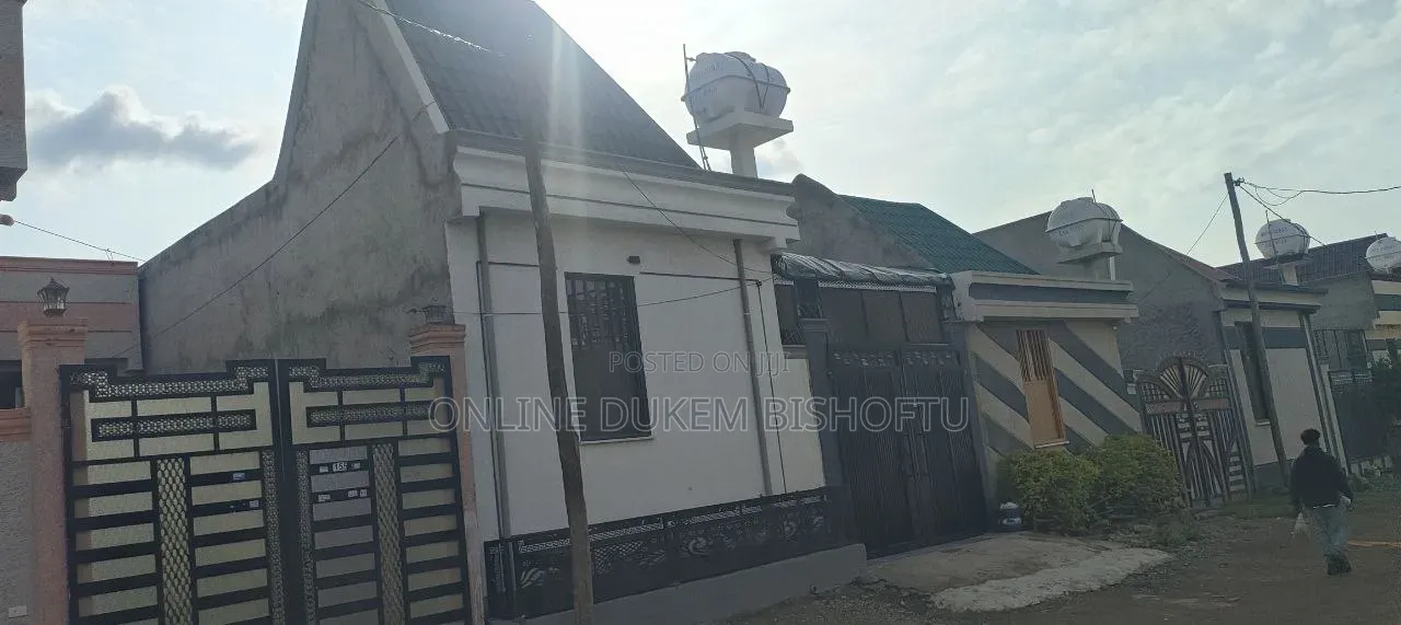 Furnished 8bdrm Villa in Bishoftu Dukem, Oromia-Finfinne for sale