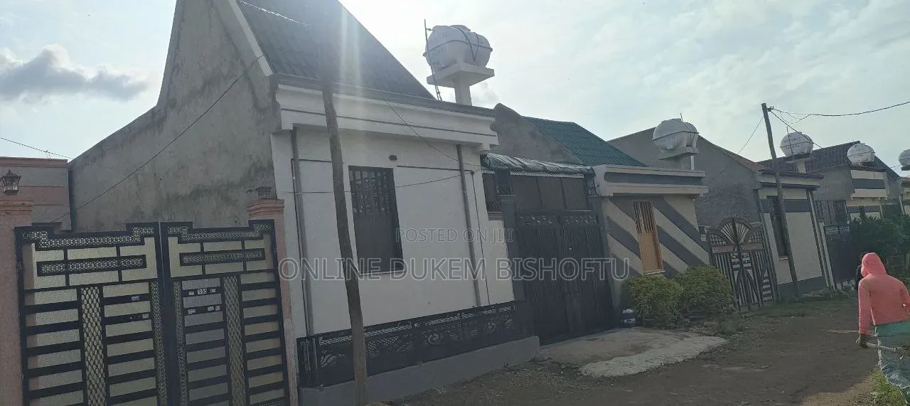 Furnished 8bdrm Villa in Bishoftu Dukem, Oromia-Finfinne for sale