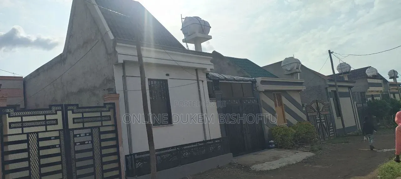 Furnished 8bdrm Villa in Bishoftu Dukem, Oromia-Finfinne for sale