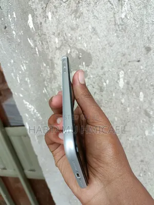 Apple iPhone XR 64 GB White