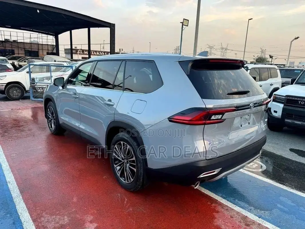 Toyota Grand Highlander Hybrid 2025 Beige