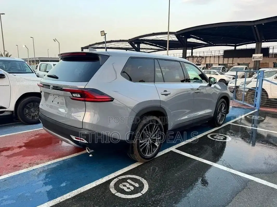 Toyota Grand Highlander Hybrid 2025 Beige