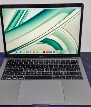 New Laptop Apple MacBook Pro 2017 8GB Intel Core i5 SSD 256GB