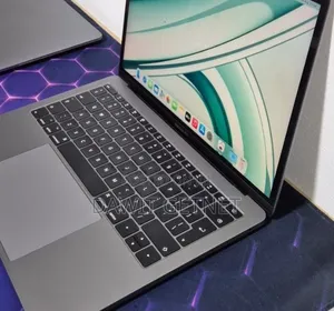 New Laptop Apple MacBook Pro 2017 8GB Intel Core i5 SSD 256GB