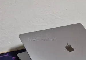 New Laptop Apple MacBook Pro 2017 8GB Intel Core i5 SSD 256GB