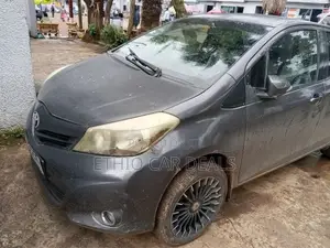 Toyota Yaris 2012 Black