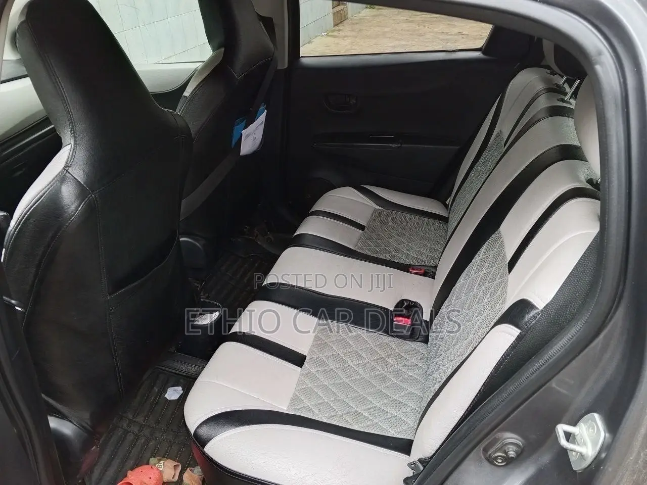 Toyota Yaris 2012 Black
