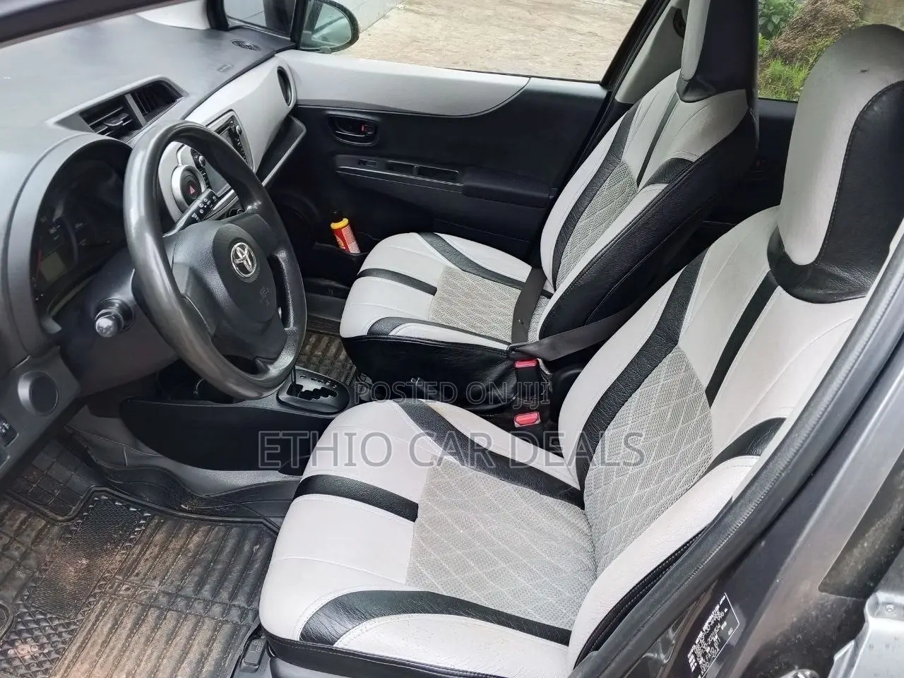 Toyota Yaris 2012 Black