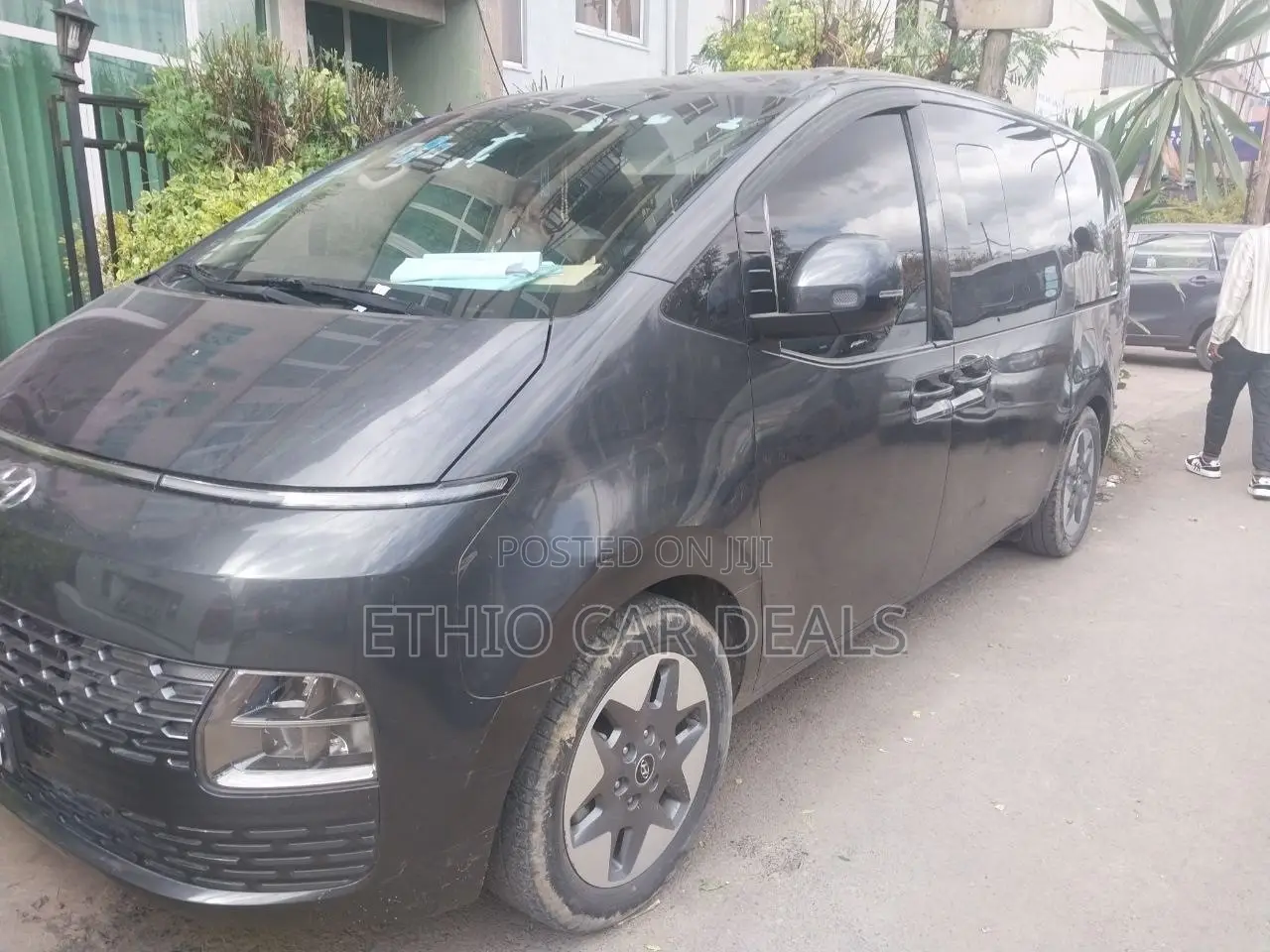Hyundai Staria 2022 Black