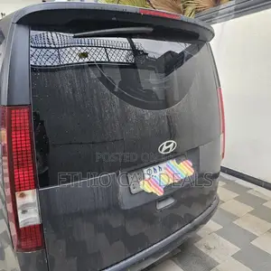 Hyundai Staria 2022 Black