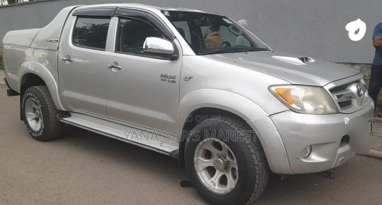 Toyota Hilux 2010 Silver