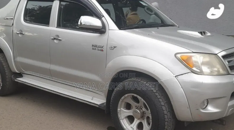 Toyota Hilux 2010 Silver